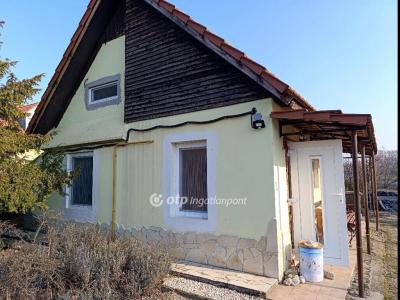 Eladó családi ház Zsombó