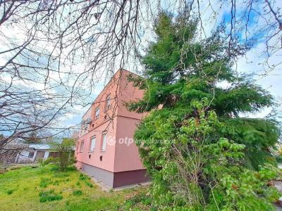 Eladó lakás Kecskemét