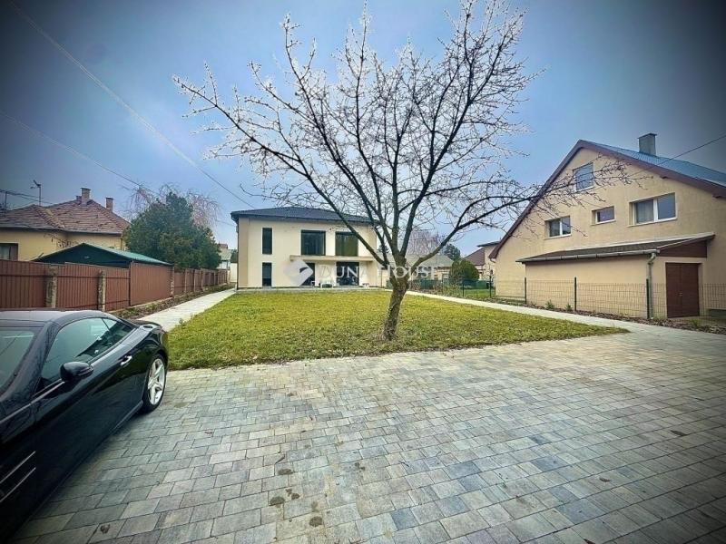 Eladó ikerház Budapest