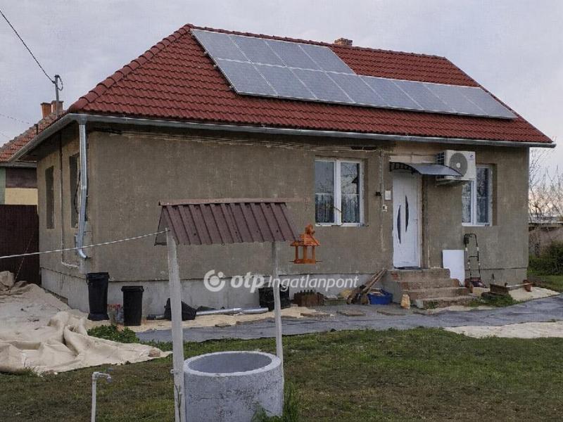 Eladó családi ház Ludas