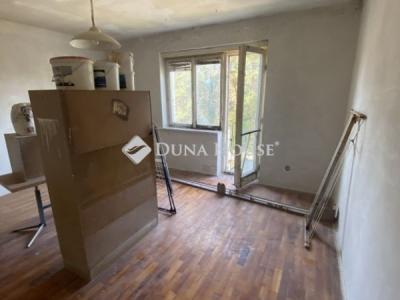 Eladó lakás Komló
