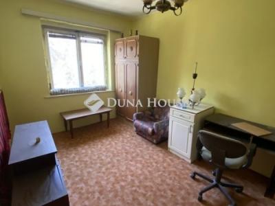 Eladó lakás Komló