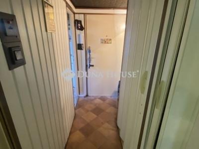 Eladó lakás Komló