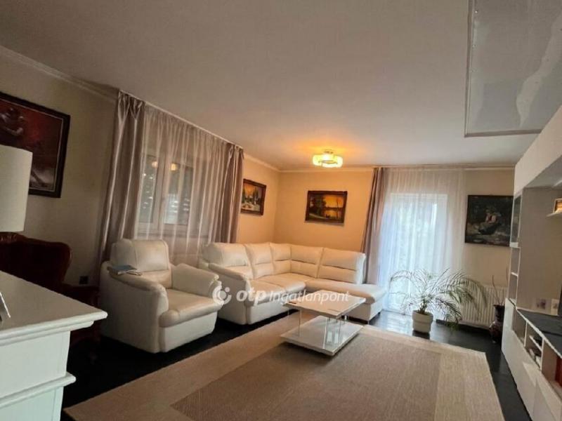 Eladó családi ház Budaörs