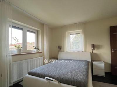 Eladó családi ház Budaörs