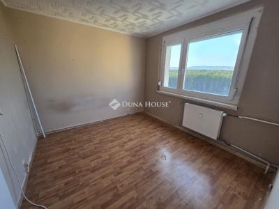 Eladó lakás Várpalota