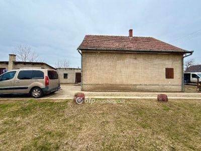 Eladó családi ház Nyársapát