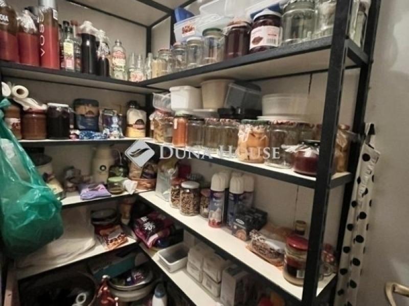 Eladó családi ház Budapest