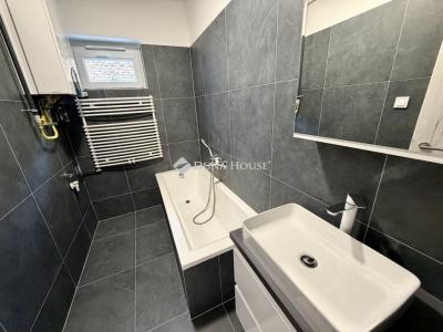 Eladó lakás Pécs