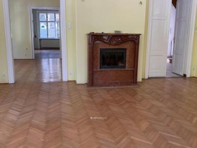 Eladó családi ház Budapest