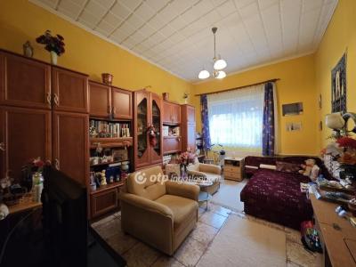 Eladó családi ház Budapest