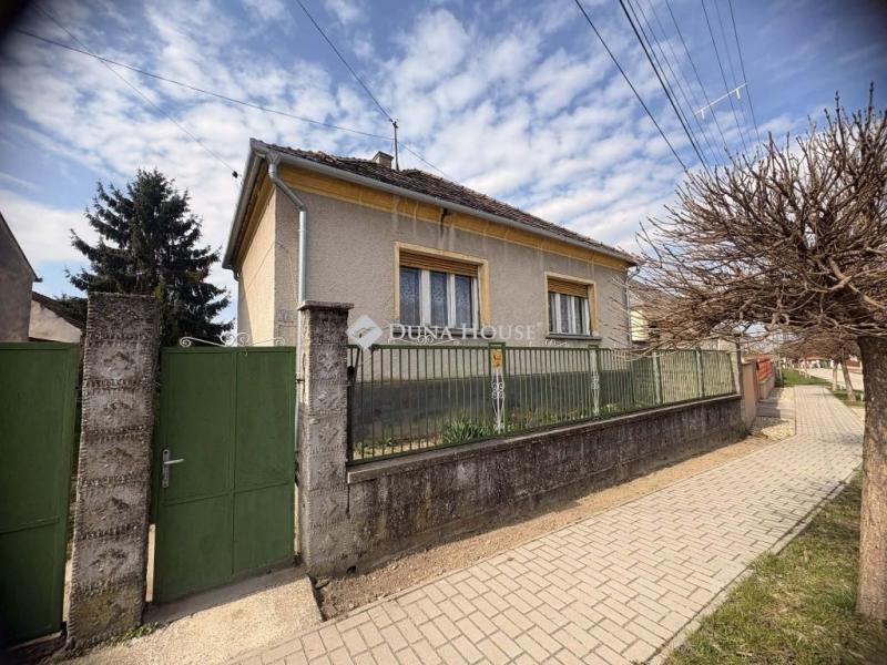 Eladó családi ház Felpéc