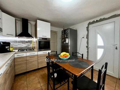 Eladó családi ház Nyírmihálydi