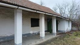 Eladó családi ház Zsáka