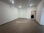 Eladó utcai bejáratú üzlethelység Debrecen