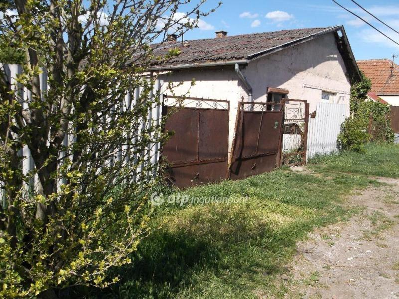 Eladó családi ház Gyöngyöshalász