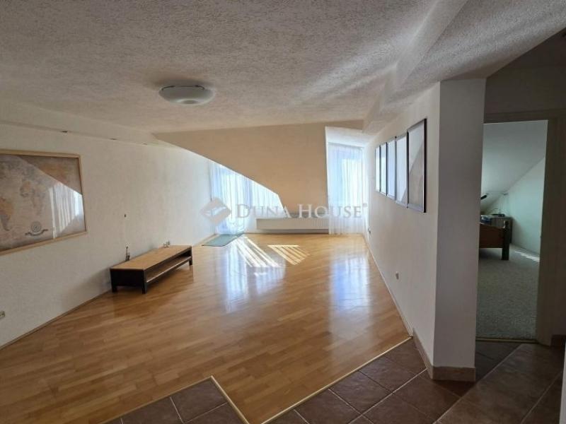 Eladó lakás Kecskemét