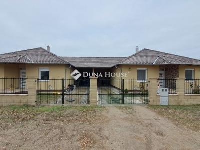 Eladó ikerház Nyáregyháza