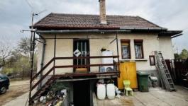 Eladó családi ház Monor