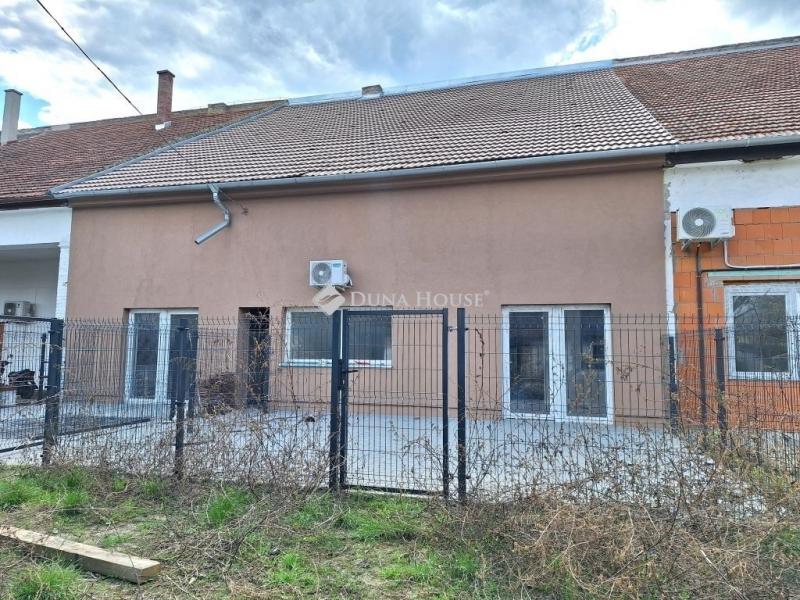 Eladó lakás Kecskemét