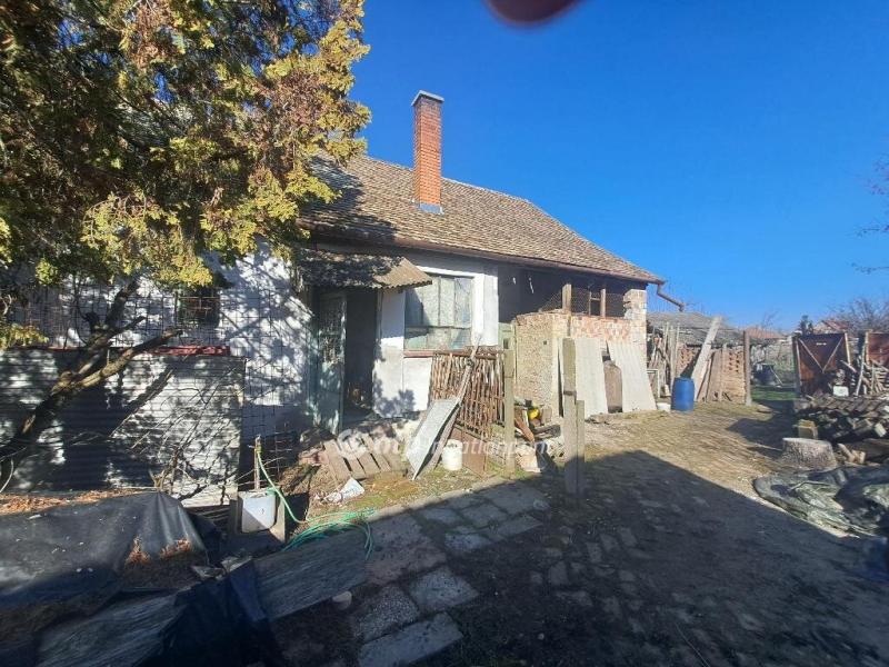 Eladó családi ház Apátfalva
