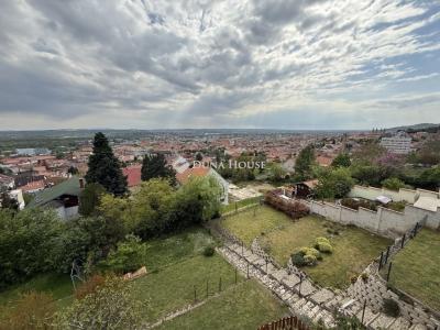 Eladó lakás Pécs