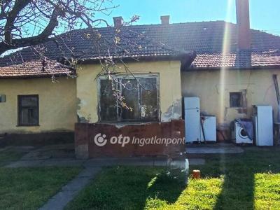 Eladó családi ház Tiszajenő