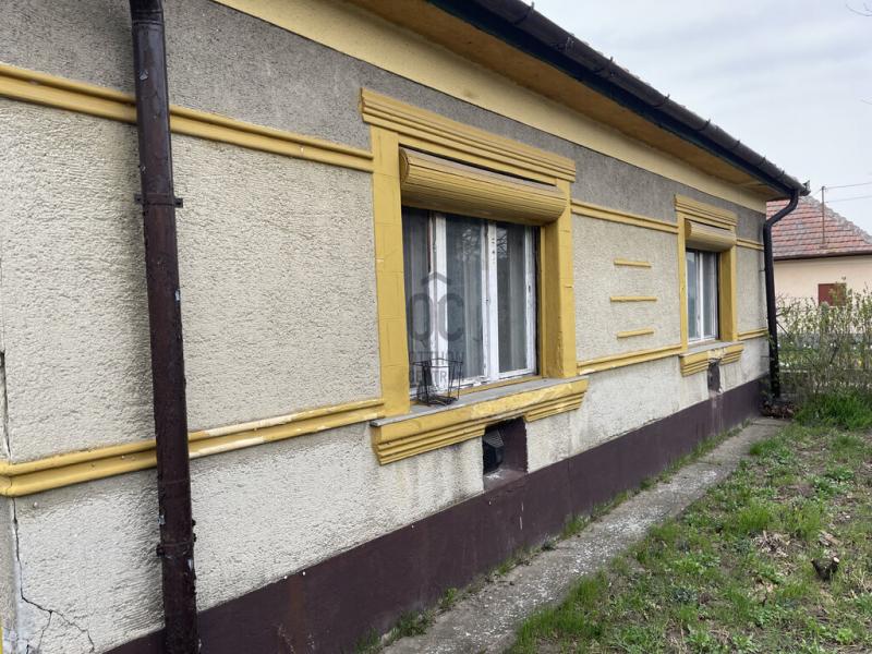 Eladó családi ház Iváncsa