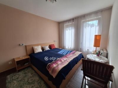 Eladó lakás Balatonalmádi