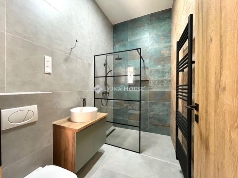 Eladó lakás Pécs