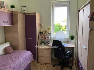 Eladó családi ház Vecsés