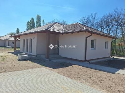 Eladó családi ház Kiskunlacháza
