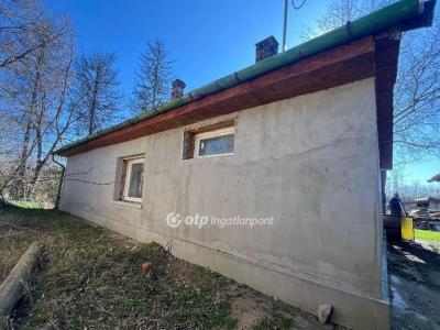 Eladó családi ház Újszilvás