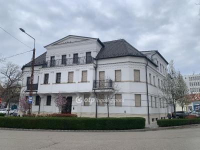 Eladó lakás Kecskemét