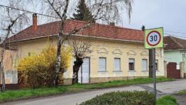 Eladó családi ház Békés