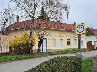 Eladó családi ház Békés
