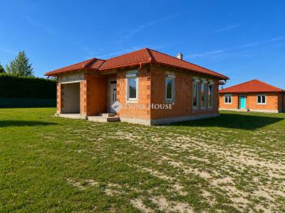 Eladó ikerház Győrújfalu