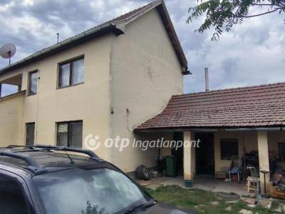 Eladó családi ház Körösladány