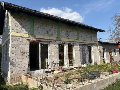 Eladó családi ház Szigetszentmárton