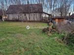 Eladó lakóövezeti telek Gomba