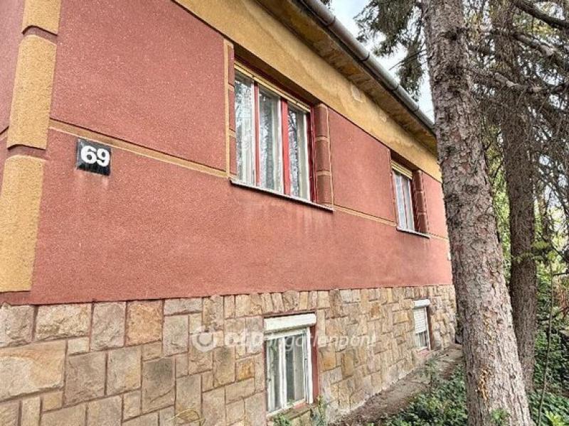 Eladó családi ház Pécs