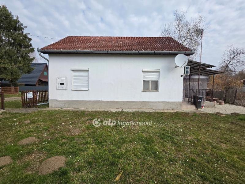 Eladó nyaraló Tiszacsege