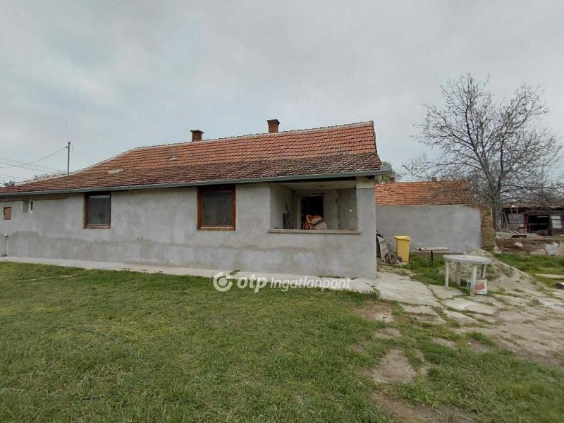 Eladó családi ház Orosháza