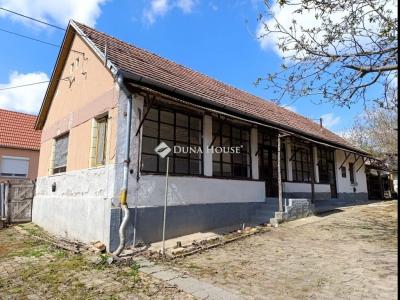 Eladó családi ház Somberek