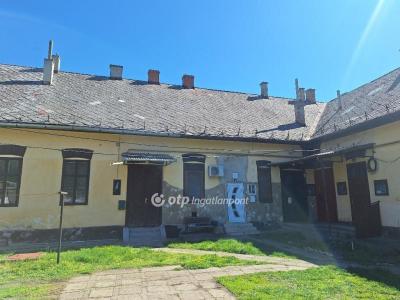 Eladó lakás Mezőhegyes