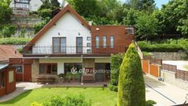 Eladó családi ház Balatonalmádi