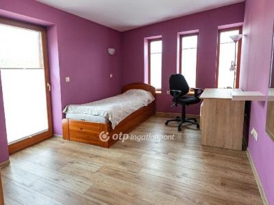 Eladó családi ház Balatonalmádi