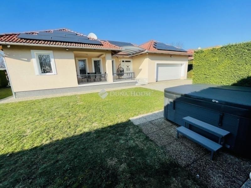 Eladó családi ház Pécs