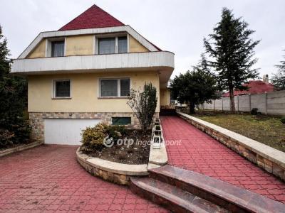 Eladó családi ház Budapest