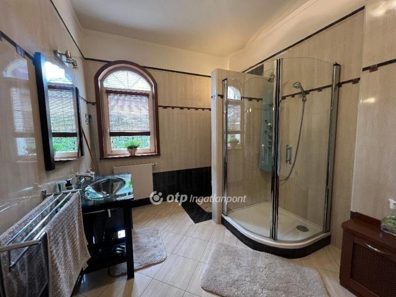 Eladó családi ház Budapest